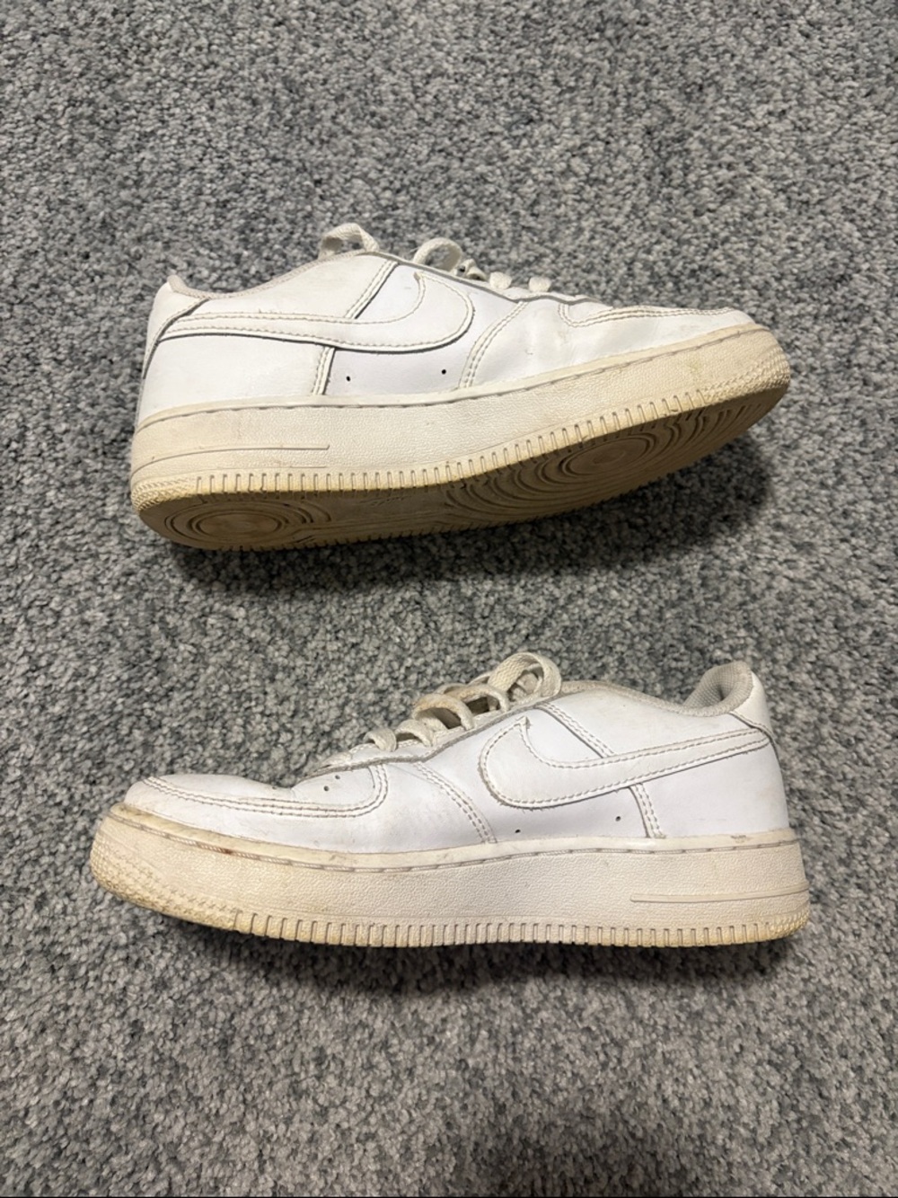 White Nike Air Force 1